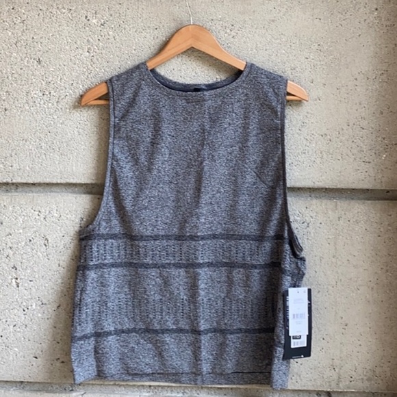 MPG Pause 2.0 Top in Heather Concrete NWT - Picture 2 of 3